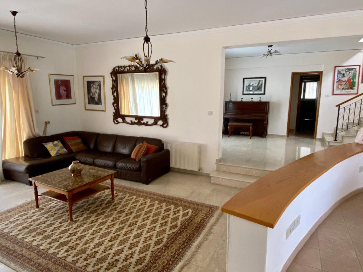6 Bdr Villa With Tennis Court Paphos Exterior foto